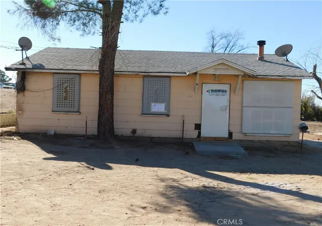 Photo 1 of Sale Pending at 13237 Aster Rd, Victorville, CA 92392 | MLS# CV25260206 | Listing updated on 2026-04-04