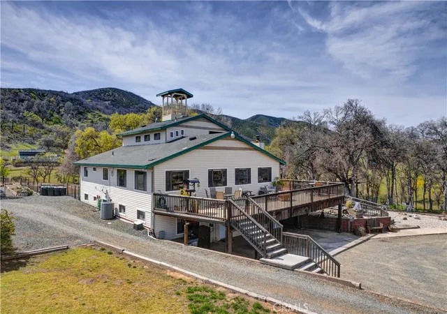 Photo 4 of Single family home for sale at 340 Fritch Rd, Lakeport, CA 95453 | MLS# LC25228713 | Listing updated on 2026-09-28