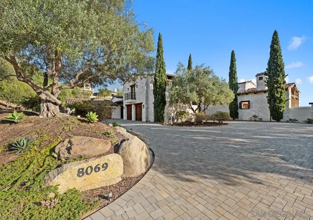 Photo 2 of Single family home for sale at 8069 Entrada De Luz E, San Diego, CA 92127 | MLS# 250044315SD | Listing updated on 2026-10-03