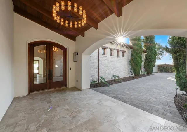 Photo 3 of Single family home for sale at 8069 Entrada De Luz E, San Diego, CA 92127 | MLS# 250044315SD | Listing updated on 2026-10-03