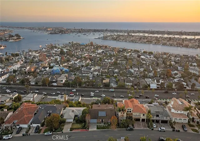 Homes for sale in Newport Beach, CA | 521 Kings Rd, Newport Beach, CA 92663 | MLS# OC25263093