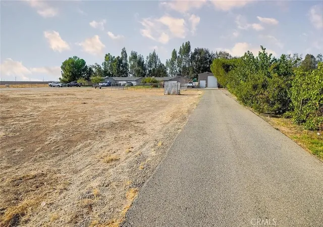 3rd image of 34681 Avenue 12, Madera, CA 93636 | MLS# FR25263485