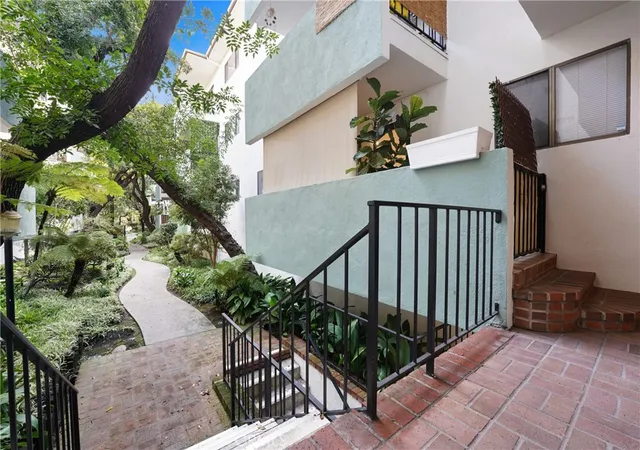 17th image of 5000 S Centinela #101, Los Angeles, CA 90066 | MLS# SB25263254