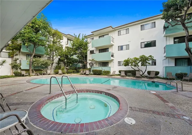 1st image of 5000 S Centinela #101, Los Angeles, CA 90066 | MLS# SB25263254