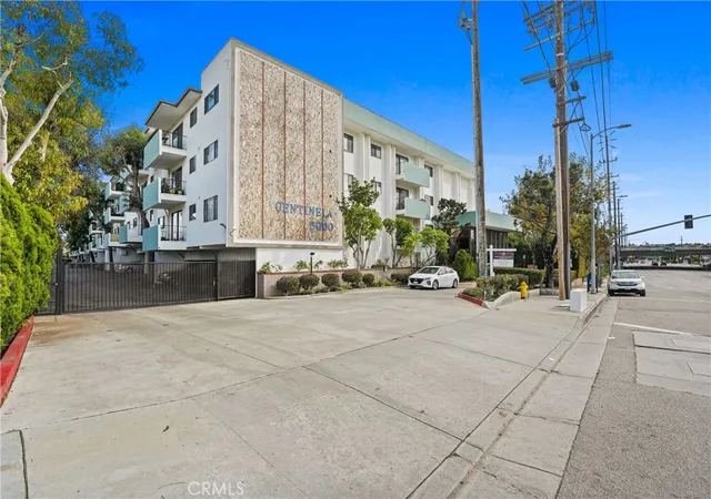 3rd image of 5000 S Centinela #101, Los Angeles, CA 90066 | MLS# SB25263254