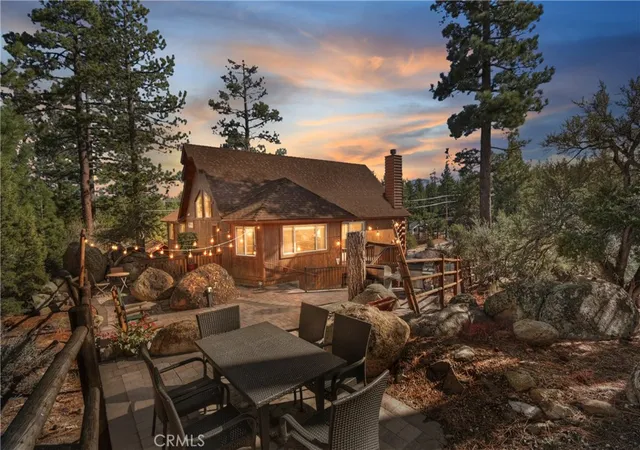 Photo 2 of Single family home for sale at 340 Stoney Crk, Big Bear Lake, CA 92315 | MLS# IG25262383 | Listing updated on 2026-10-01