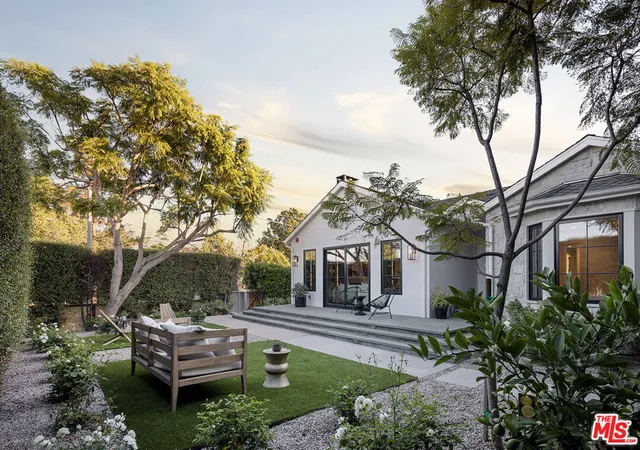 Photo 2 of Single family home for sale at 2515 Marguerita Ave, Santa Monica, CA 90402 | MLS# 25621111 | Listing updated on 2026-09-25