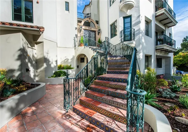 Homes for sale in Beverly Hills, CA | 558 Hillgreen Dr #207, Beverly Hills, CA 90212 | MLS# SR25263898