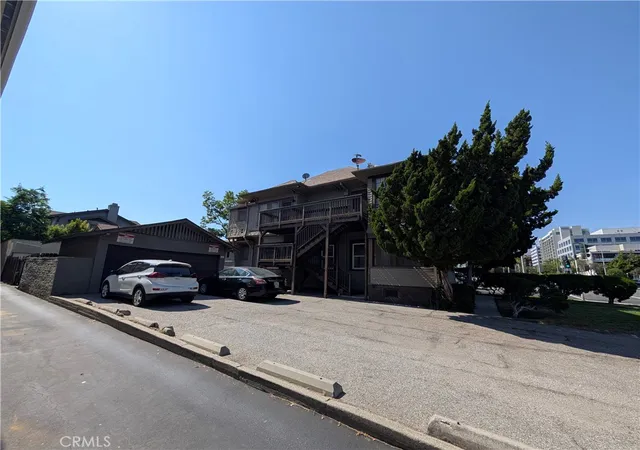 Photo 3 of House for sale at 325 S Los Robles Ave, Pasadena, CA 91101 | MLS# GD25263984 | Listing updated on 2026-05-22