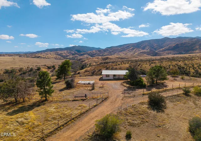 Homes for sale in New Cuyama, CA | 7451 Foothill Rd, New Cuyama, CA 93254 | MLS# V1-33483