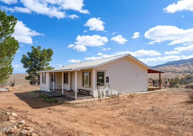 Homes for sale in New Cuyama, CA | 7451 Foothill Rd, New Cuyama, CA 93254 | MLS# V1-33483