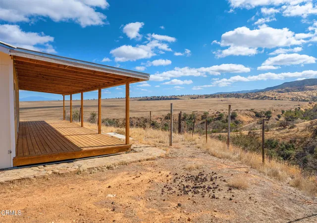 Homes for sale in New Cuyama, CA | 7451 Foothill Rd, New Cuyama, CA 93254 | MLS# V1-33483