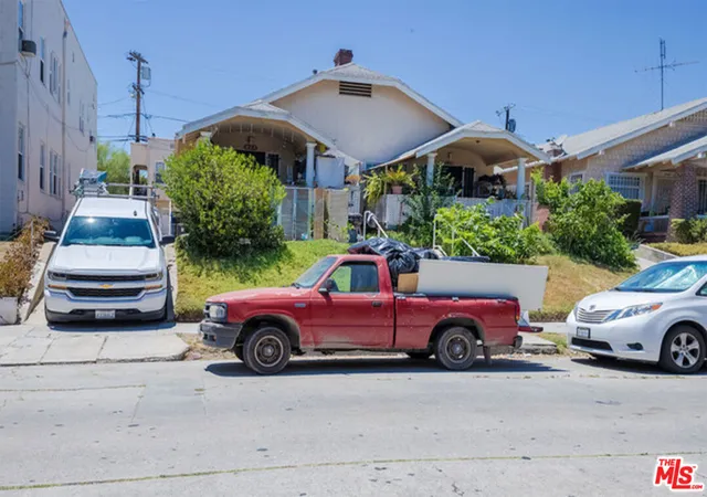 Photo 3 of Multi family home for sale at 423 N Serrano Ave, Los Angeles, CA 90004 | MLS# 25620973 | Listing updated on 2026-03-26