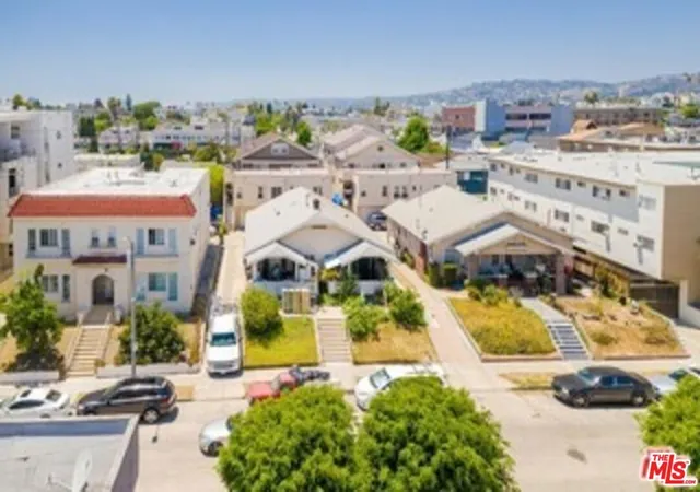 Listing Photo 4 - Condo for sale in building located at 417 N Serrano Ave, Los Angeles, CA 90004 - Unit #3