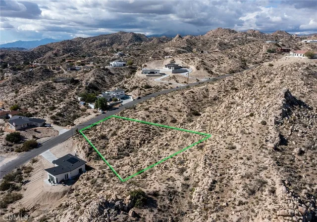 3rd image of 57154 Buena Suerte Rd, Yucca Valley, CA 92284 | MLS# JT25264313