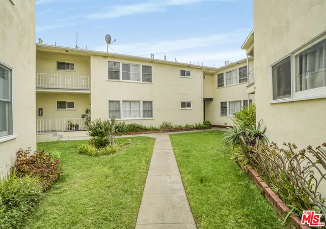 3rd image of 7933 Alverstone Ave, Los Angeles, CA 90045 | MLS# 25621323