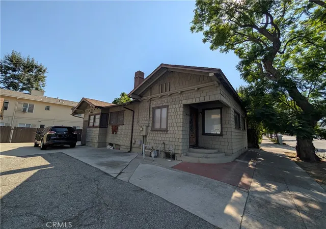 Photo 1 of Single family home for sale at 408 E Del Mar Blvd, Pasadena, CA 91101 | MLS# GD25264484 | Listing updated on 2026-05-22