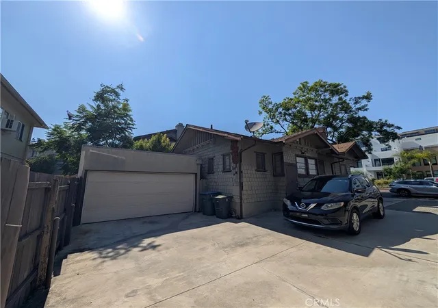 Photo 3 of Single family home for sale at 408 E Del Mar Blvd, Pasadena, CA 91101 | MLS# GD25264484 | Listing updated on 2026-05-22