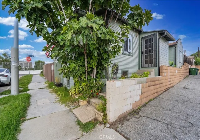 2nd image of 478 S Mott, Los Angeles, CA 90033 | MLS# PW25264482