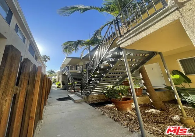 Homes for sale in Santa Monica, CA | 823 5th St, Santa Monica, CA 90403 | MLS# 25621805
