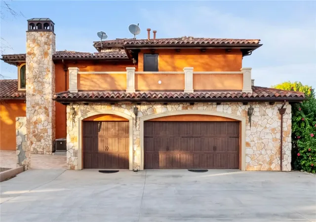4th image of Villagio, Corona, CA 92886