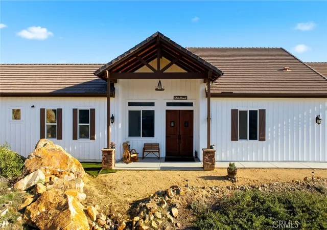 Photo 2 of Single family home for sale at 39472 Vista Del Bosque, Murrieta, CA 92562 | MLS# SW25262503 | Listing updated on 2026-08-31