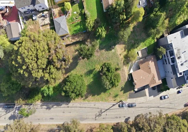 1st image of 9680 Mountain Blvd, Oakland, CA 94605 | MLS# 41118107