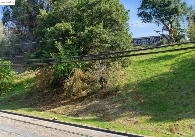 2nd image of 9680 Mountain Blvd, Oakland, CA 94605 | MLS# 41118107