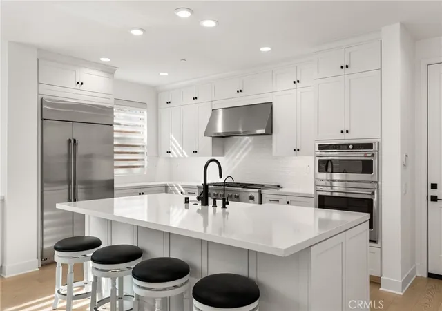 Photo 4 of Sale Pending at 2127 Cresta, Newport Beach, CA 92660 | MLS# PW25265639 | Listing updated on 2026-06-19