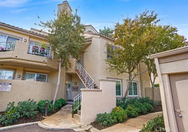 Photo 1 of Sale Pending at 23933 Del Monte Dr #24, Valencia, CA 91355 | MLS# OC25265381 | Listing updated on 2026-04-18