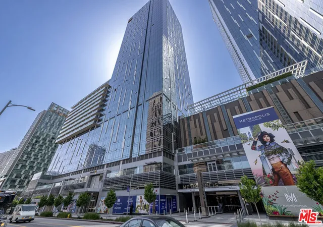 Photo 1 of Condo for sale at 877 Francisco St #919, Los Angeles, CA 90017 | MLS# 25622271 | Listing updated on 2026-03-29