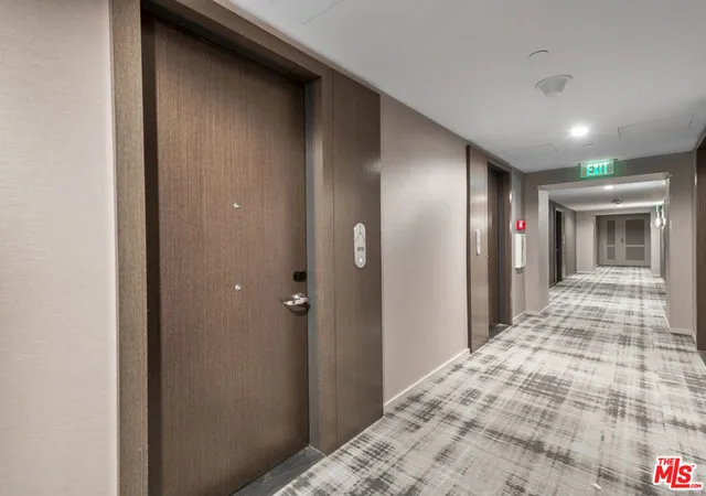 Photo 3 of Condo for sale at 877 Francisco St #919, Los Angeles, CA 90017 | MLS# 25622271 | Listing updated on 2026-03-29