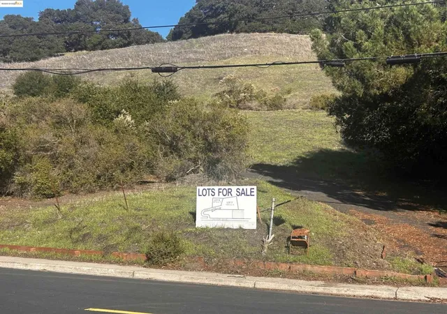2nd image of 15 Abbey Ln, El Sobrante, CA 94803 | MLS# 41118211