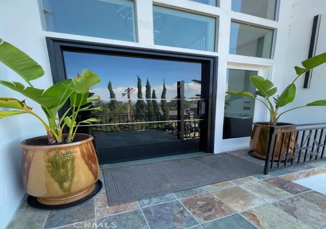 3rd image of 3952 Oakfield Dr, Sherman Oaks, CA 91423 | MLS# SR25265269