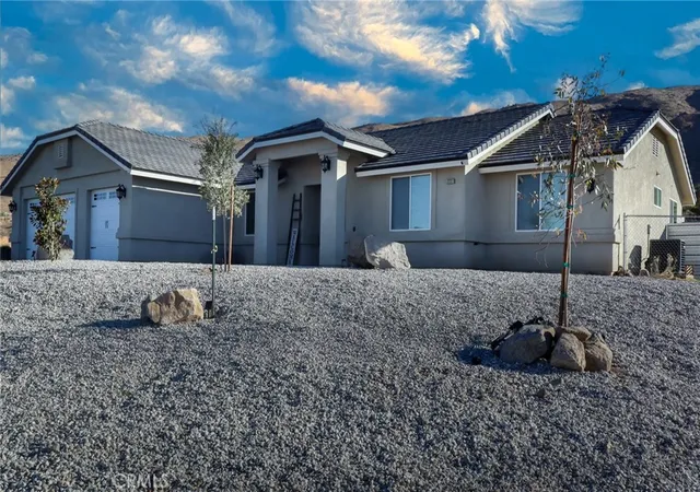 3rd image of 22227 Skyline, Apple Valley, CA 92308 | MLS# HD25265710