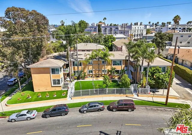 4th image of 7028 Alvern St, Los Angeles, CA 90045 | MLS# 25623635