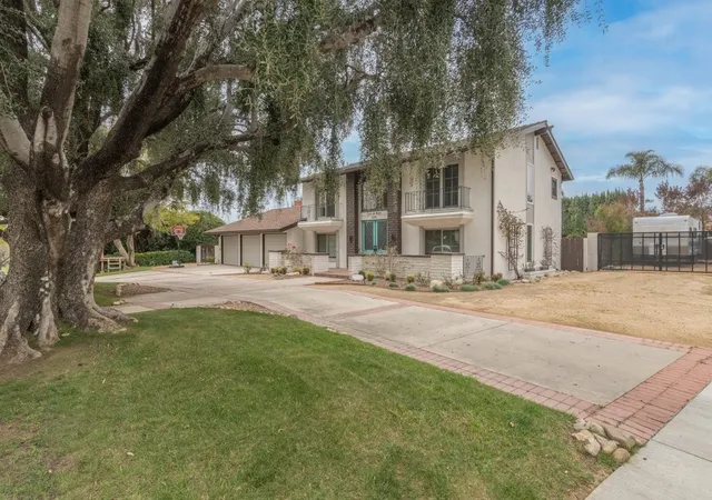 Photo 3 of Sale Pending at 1695 N Palm, Upland, CA 91784 | MLS# CV25267650 | Listing updated on 2026-08-31