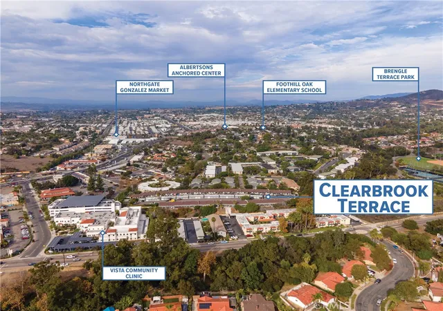 Listing Photo 2 - Condo for sale in building located at 1010 Clearbrook Ln, Vista, CA 92084 - Unit #