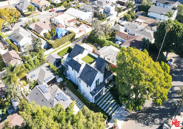 1st image of 3932 Glencoe Ave, Venice, CA 90291 | MLS# 25624015