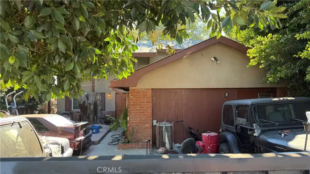 Photo 1 of Sale Pending at 14840 Hartland St, Van Nuys, CA 91405 | MLS# DW25259825 | Listing updated on 2026-08-21