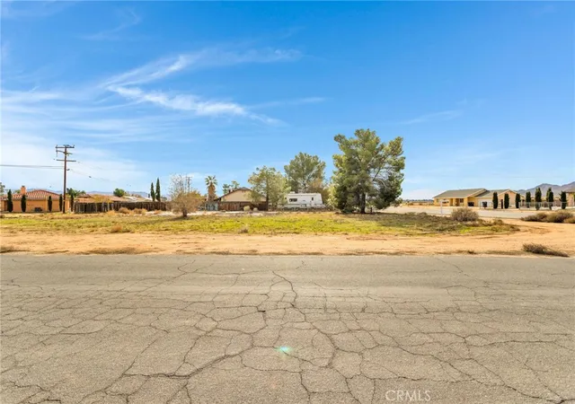 1st image of 16693 Navajo, Apple Valley, CA 92307 | MLS# HD25268937
