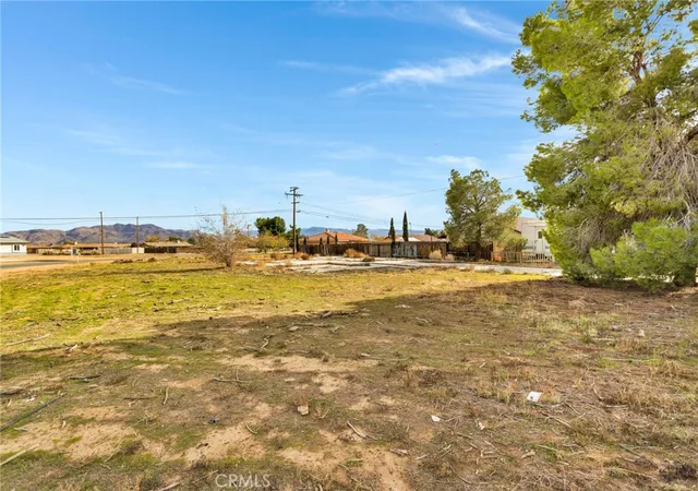 9th image of 16693 Navajo, Apple Valley, CA 92307 | MLS# HD25268937