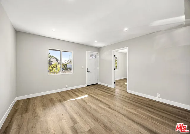 5th image of 337 E 60Th St, Los Angeles, CA 90003 | MLS# 25624591