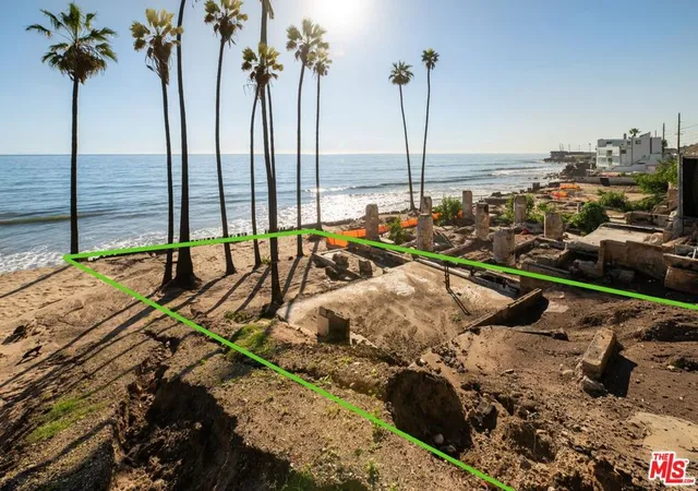 Photo 1 of Sale Pending at 20942 Pacific Coast Hwy, Malibu, CA 90265 | MLS# 25622887 | Listing updated on 2026-04-23