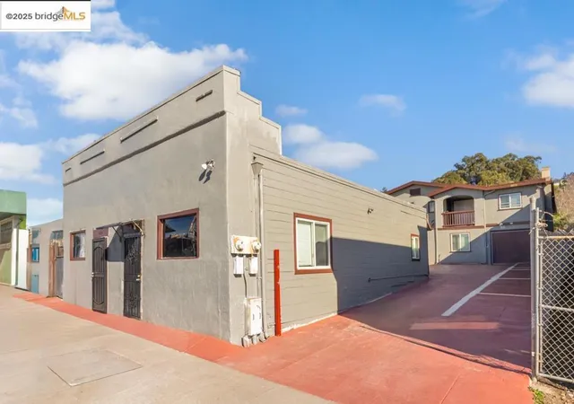 3rd image of 8016 Macarthur Blvd, Oakland, CA 94605 | MLS# 41118514