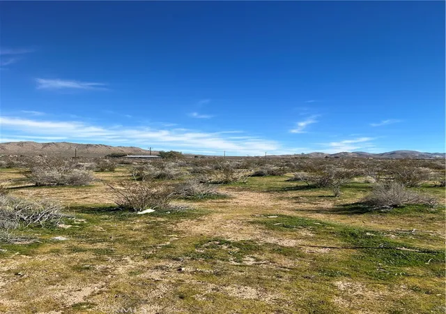 Photo 1 of Land for sale at 22 Redbank Rd, Apple Valley, CA 92307 | MLS# HD25269516 | Listing updated on 2026-06-29