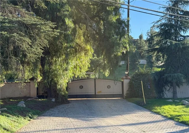 1st image of 9528 N Sunland Blvd, Shadow Hills, CA 91040 | MLS# GD25243706