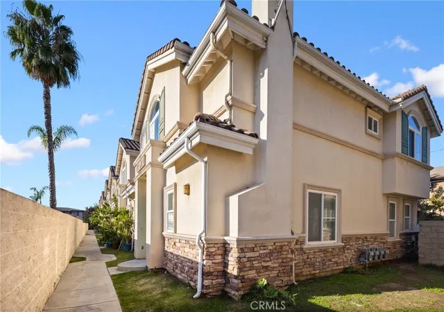Photo 1 of Sale Pending at 841 S Greenwood #D, Montebello, CA 90640 | MLS# WS25269375 | Listing updated on 2026-10-06