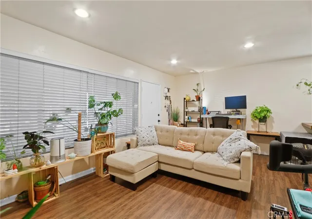 Homes for sale in Long Beach, CA | 939 E Appleton St, Long Beach, CA 90802