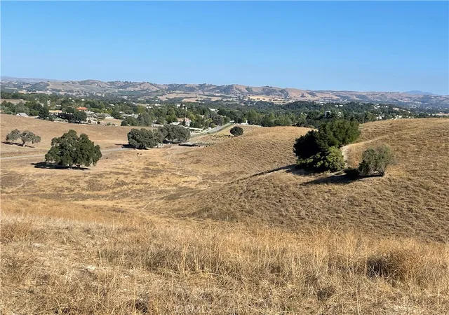 2nd image of 1 Las Tablas, Templeton, CA 93465 | MLS# SC25266385